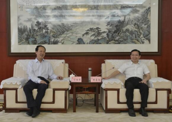 丁焰章拜會(huì)南昌市委副書(shū)記、市長(zhǎng)黃喜忠