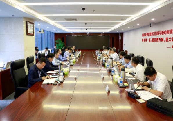 錢智民會見鞍鋼集團董事長、黨委書記譚成旭