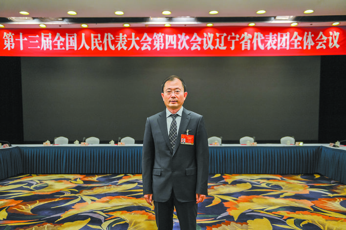 國人大代表 國網(wǎng)遼寧省電力有限公司董事長、黨委書記石玉東：加強(qiáng)能源互濟(jì) 促進(jìn)能源互聯(lián)網(wǎng)發(fā)展