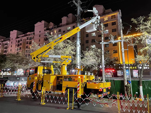 烏海電業(yè)局配電帶電作業(yè)處：堅守蒙電責(zé)任，勇戰(zhàn)寒潮