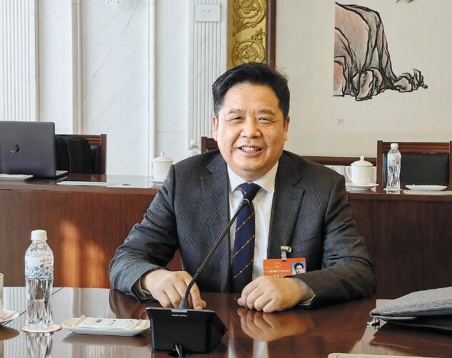 加快能源技術(shù)創(chuàng)新 促進成果轉(zhuǎn)化——訪全國人大代表、中國科學(xué)院寧波材料技術(shù)與工程研究所所長黃政仁