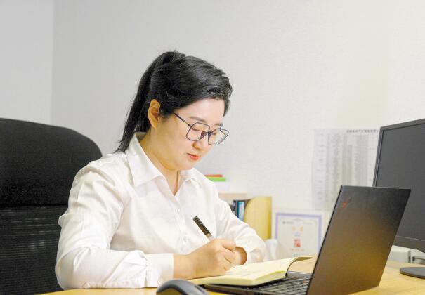 專注實干攻克難關， 建設卓越智慧車聯(lián)網(wǎng)平臺——記國網(wǎng)工匠韓慶雯