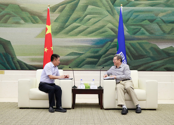 錢智民會(huì)見江西省新余市委副書記、市長(zhǎng)徐鴻