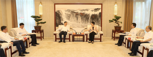 溫樞剛拜會(huì)四川省委常委、成都市委書(shū)記施小琳