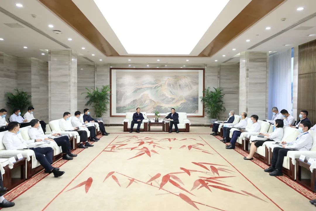 國家電網(wǎng)公司董事長、黨組書辛保安與東方電氣集團董事長俞培根、總經(jīng)理徐鵬會談