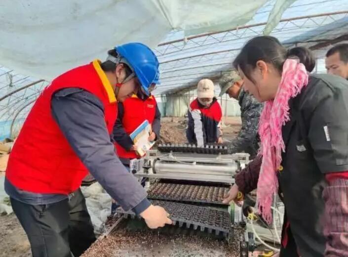 國(guó)網(wǎng)新疆電力公司貼心服務(wù)，為春耕春灌用電保駕護(hù)航