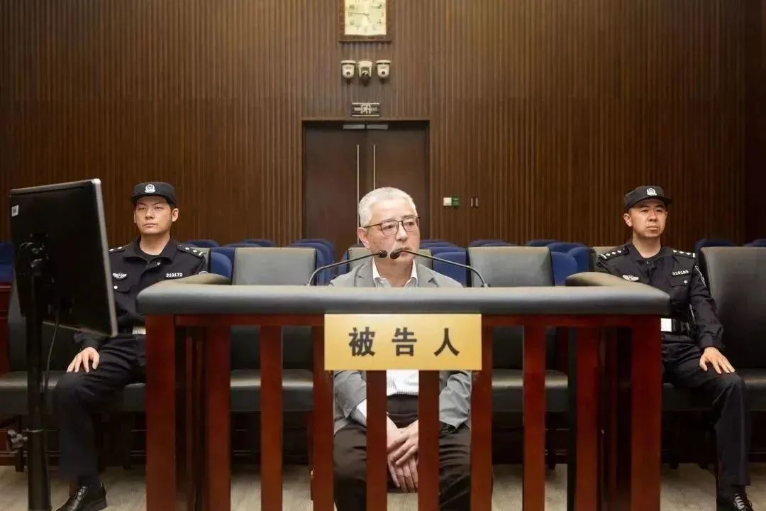 被控受賄1.56億，原上海電氣集團(tuán)股份有限公司總裁、董事長鄭建華受審