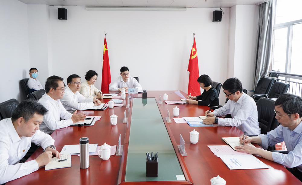 中國能建黨委常委、副總經(jīng)理吳云與國家能源局華中監(jiān)管局黨組書記、局長任育之會(huì)談