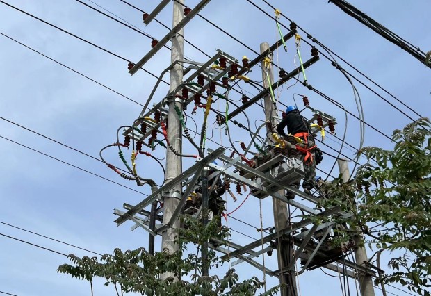 六五四供電公司奮戰(zhàn)8小時，順利完成新線路投運(yùn)
