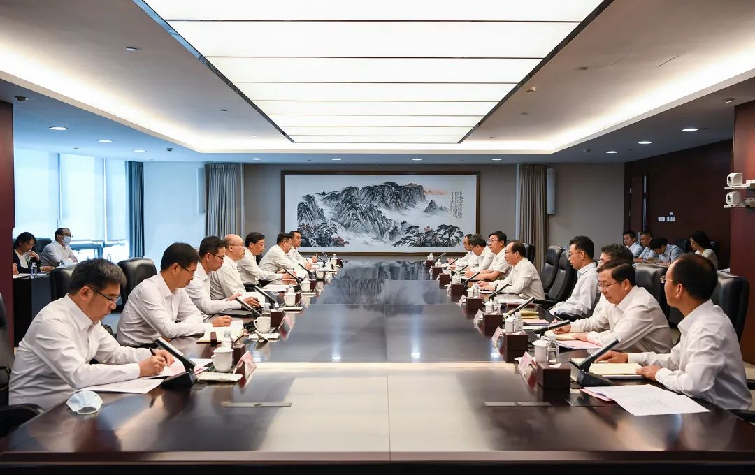 華電集團(tuán)黨組書記、董事長(zhǎng)江毅與河北省委副書記、省長(zhǎng)王正譜舉行會(huì)談