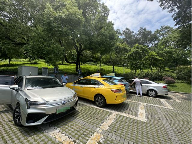 調(diào)查丨多地充電樁電價(jià)漲幅20%以上，分時(shí)電價(jià)與行業(yè)競(jìng)爭(zhēng)多方博弈