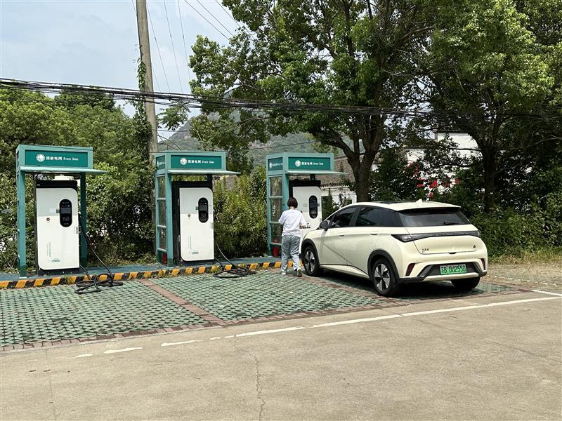 各類政策支持新能源汽車和充電樁下鄉(xiāng)，但村里真的需要這么多充電樁嗎?