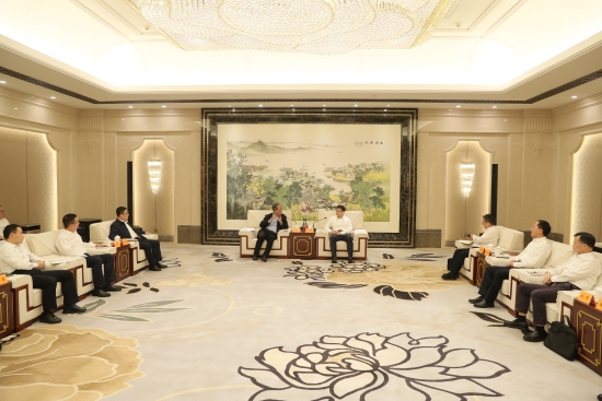中國電建黨委副書記、總經理王斌與江蘇省委常委、蘇州市委書記曹路寶舉行會談