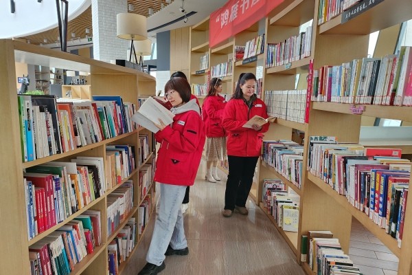 烏海供電公司聯(lián)合黨支部：開展“中華民族一家親，同心共筑中國(guó)夢(mèng)”全民閱讀活動(dòng)