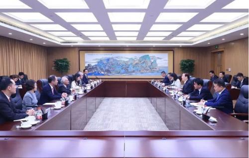 國家電網(wǎng)與香港中電集團(tuán)推動(dòng)清潔能源開發(fā)利用、促進(jìn)新能源發(fā)展等方面深化合作