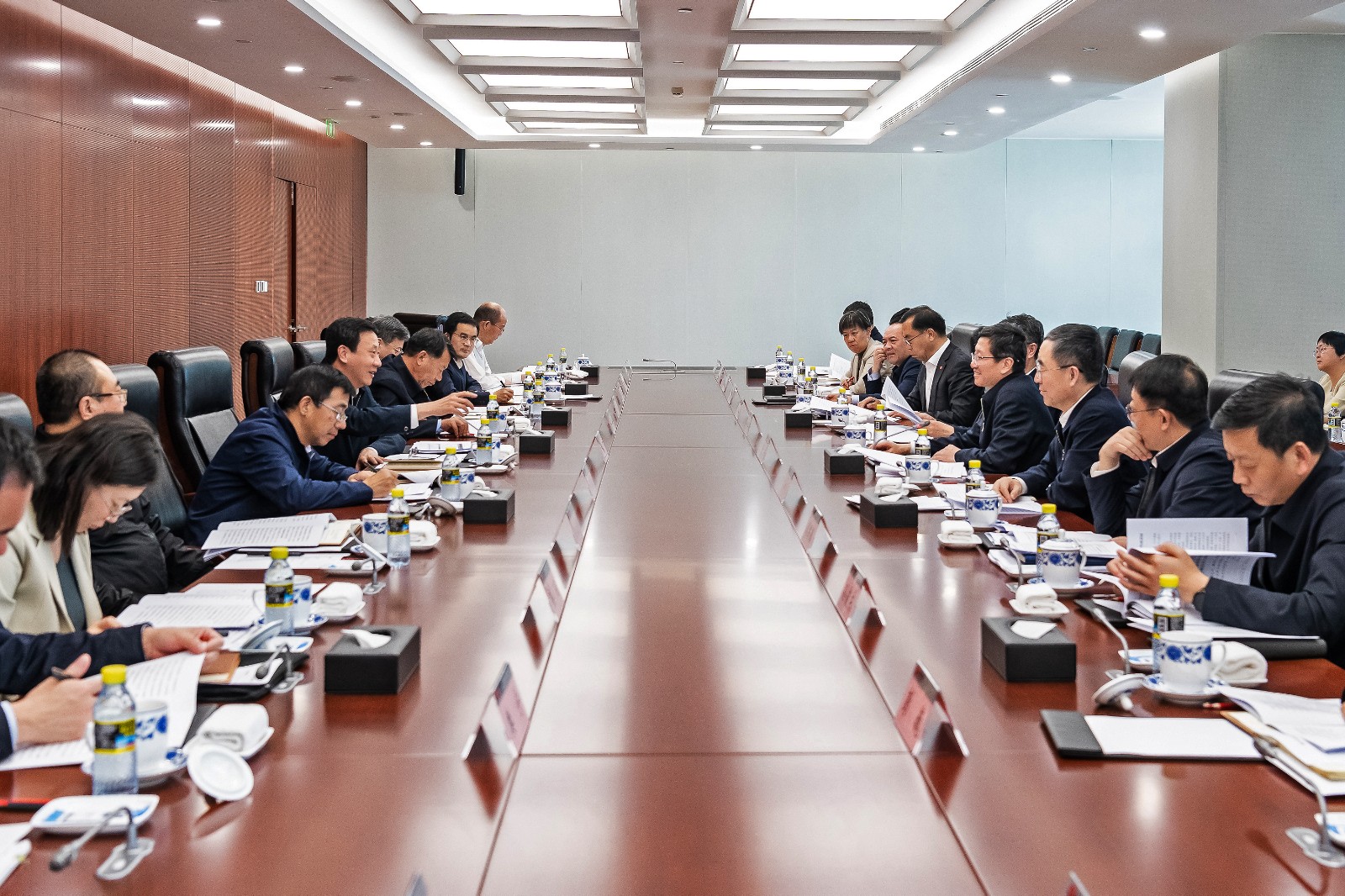 國家能源局黨組成員、副局長任京東一行到國家能源集團調研