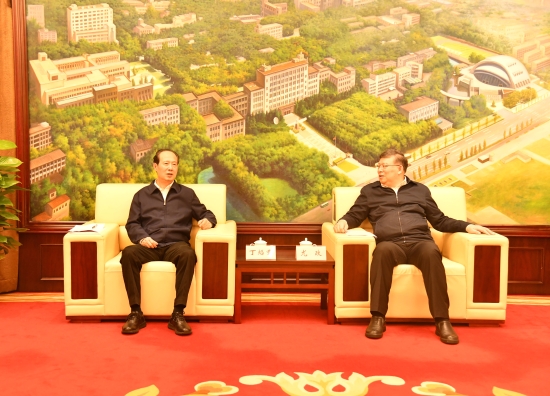 中國(guó)電建黨委書記、董事長(zhǎng)丁焰章與華中科技大學(xué)校長(zhǎng)尤政會(huì)談