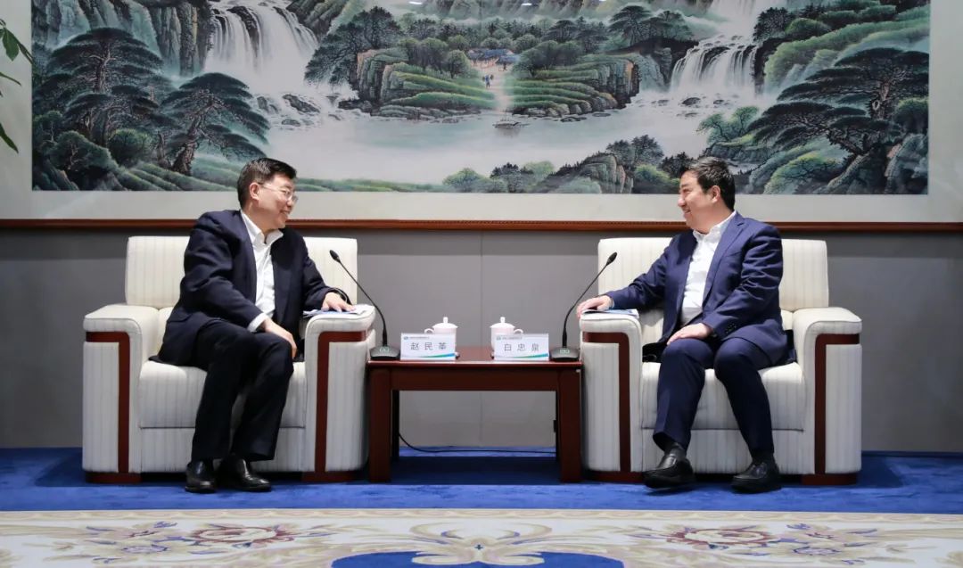 中國電氣裝備黨委書記、董事長白忠泉會(huì)見首鋼集團(tuán)黨委書記、董事長趙民革