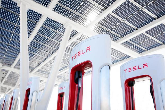 特斯拉將在佛羅里達州建全球最大超級充電站，提供超200個充電樁