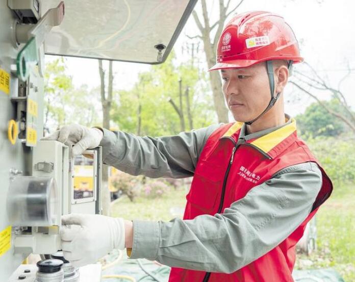 賀彪：星城萬家燈火，“帶電護衛(wèi)”用心守候