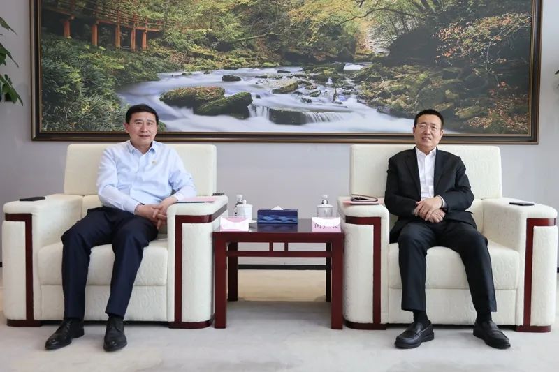 陜煤集團黨委書記、董事長張文琪會見中鐵十八局集團黨委書記、董事長閆廣天一行