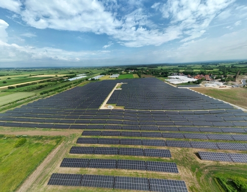 塞爾維亞在建裝機容量最大光伏電站并網發(fā)電