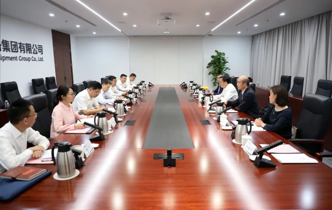 中國電氣裝備黨委副書記、總經(jīng)理周群會見上海市經(jīng)信委副主任湯文侃