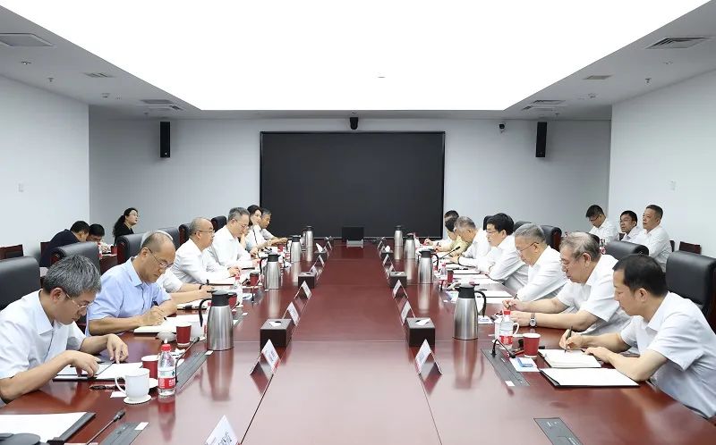 國(guó)家電網(wǎng)公司董事長(zhǎng)、黨組書(shū)記張智剛拜訪(fǎng)懷柔實(shí)驗(yàn)室并交流座談