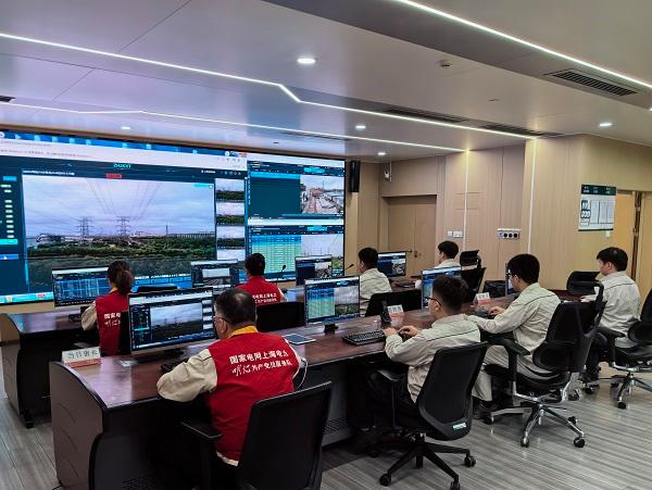 國網上海超高壓公司全力迎戰(zhàn)臺風“普拉?！?全力確保城市主電網安全穩(wěn)定運行