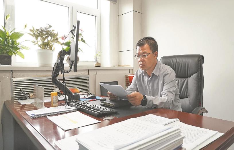 張忠鋒：為三江源頭百姓富裕、生態(tài)美好探索奔忙