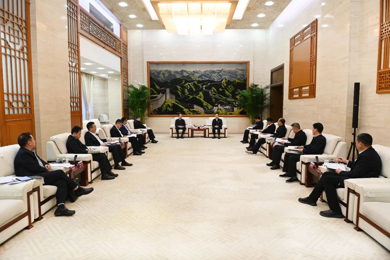 大唐集團(tuán)黨組書記、董事長(zhǎng)鄒磊與中國(guó)電建黨委書記、董事長(zhǎng)丁焰章會(huì)談