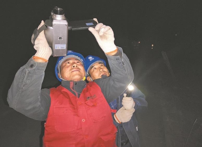 青海貴南縣：零下15攝氏度，冬夜巡檢保供電