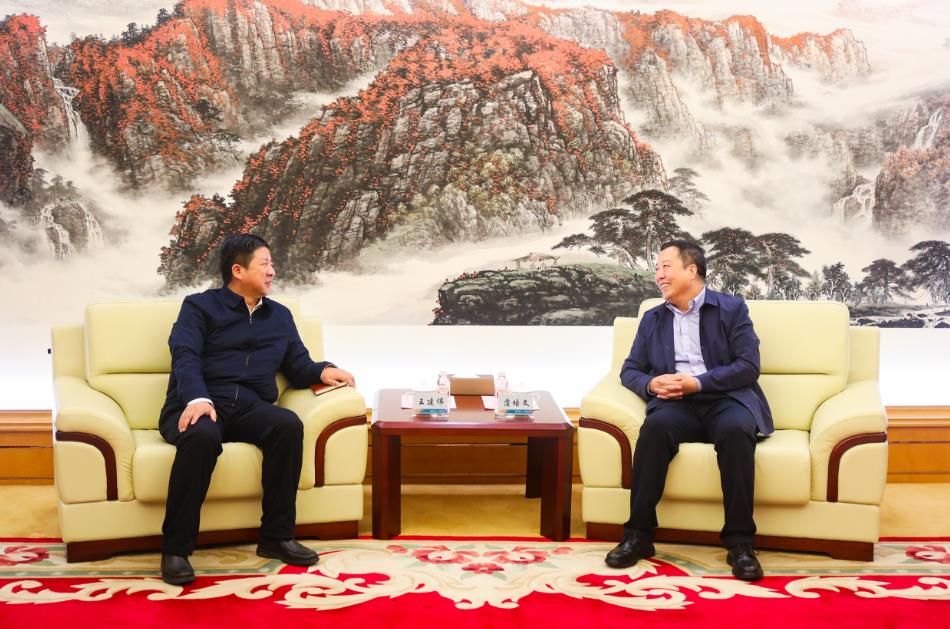 大唐甘肅公司黨委書記、董事長(zhǎng)王建偉與甘肅電投集團(tuán)黨委書記、董事長(zhǎng)蒲培文會(huì)談