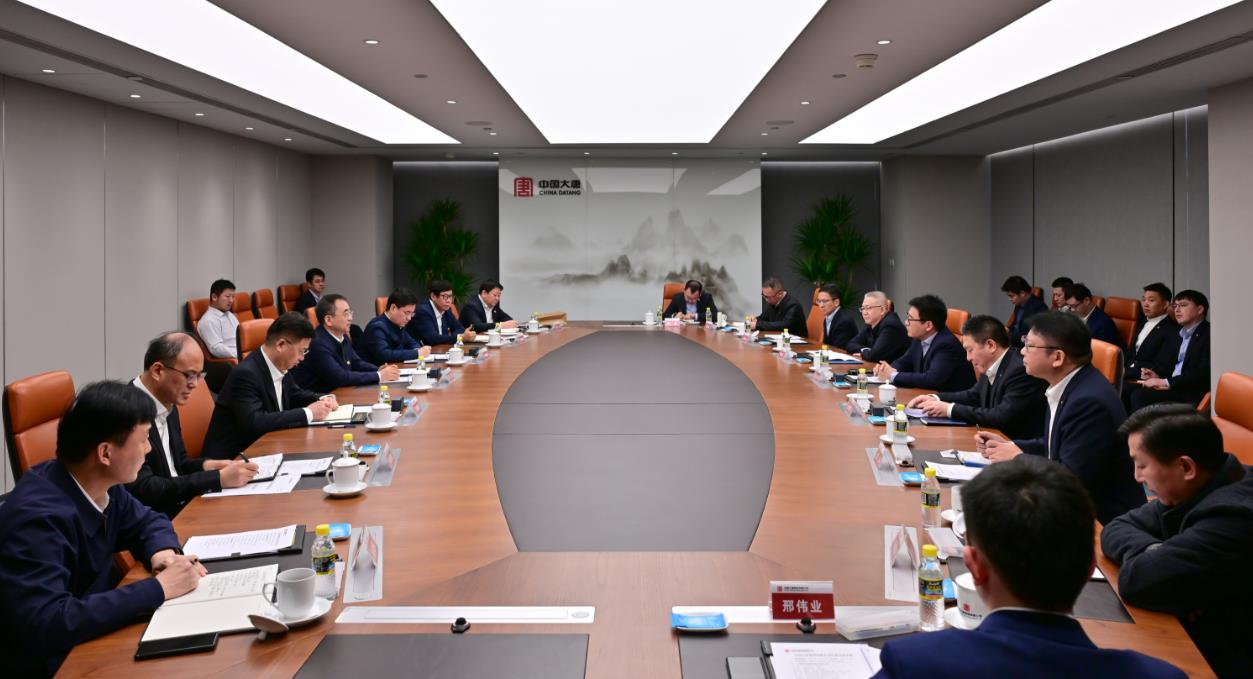 大唐集團(tuán)黨組書記、董事長鄒磊與上海電氣黨委書記、董事長吳磊會談