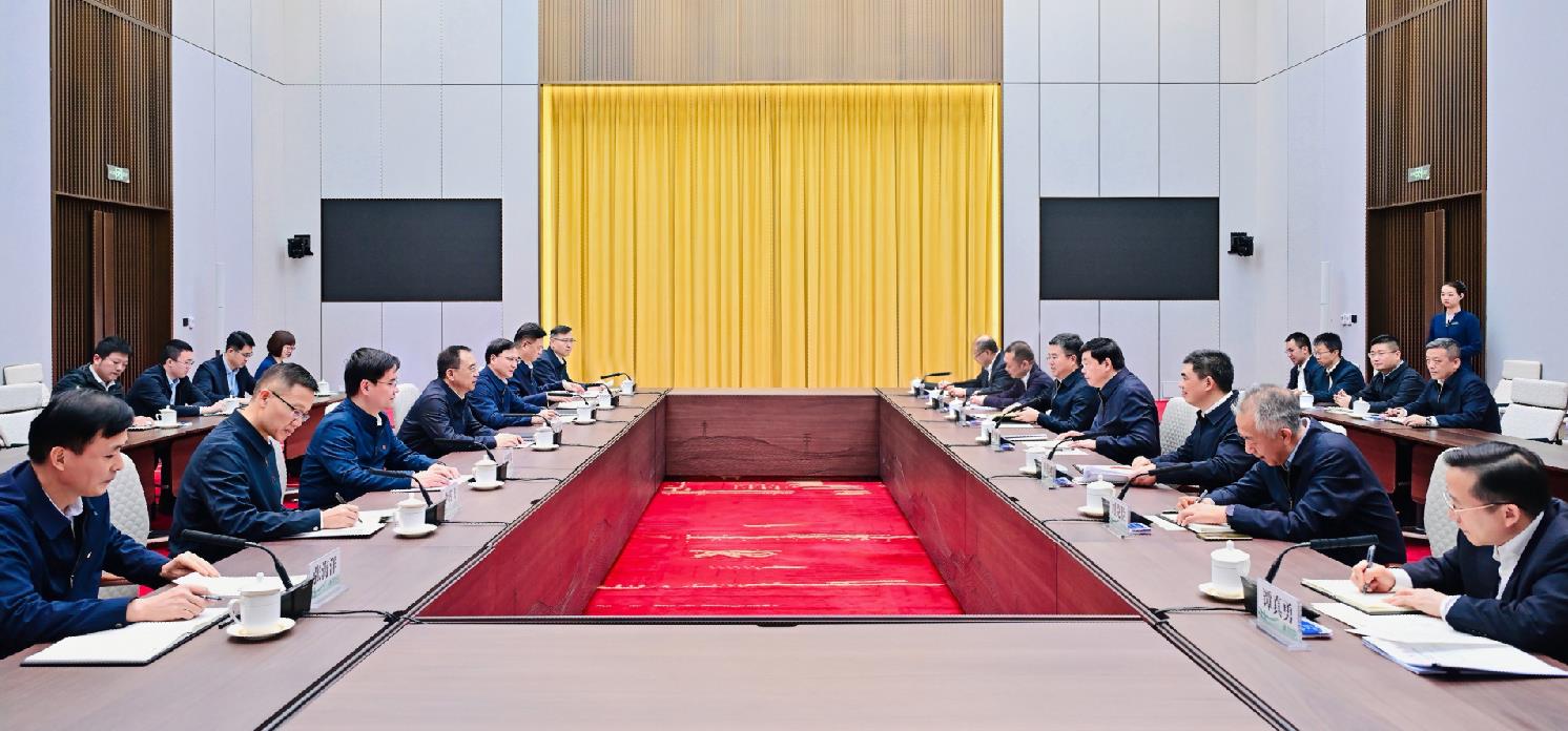 中國大唐集團(tuán)董事長鄒磊、總經(jīng)理張傳江與國家電網(wǎng)董事長張智剛、總經(jīng)理龐驍剛會談