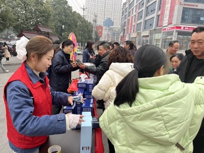 貴州遵義正安供電局：供電送祝福，情暖返鄉(xiāng)路