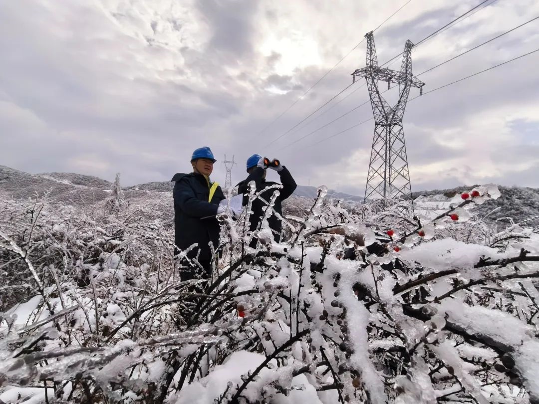 南方電網(wǎng)科技抗冰 讓冰雪“看得見、除得掉、防得住”